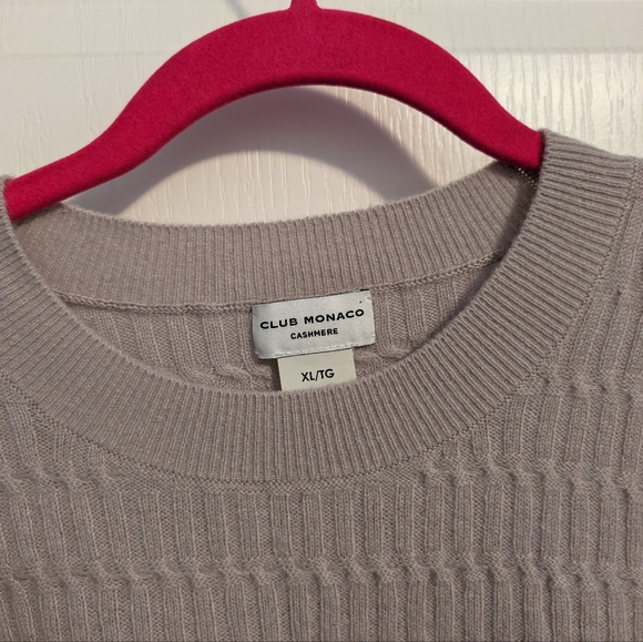 Club Monaco cashmere crewneck sweater - Picture 2 of 3